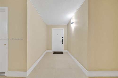 208-9360 Fontainebleau Blvd, Miami, FL, 33172-5608 | Card Image