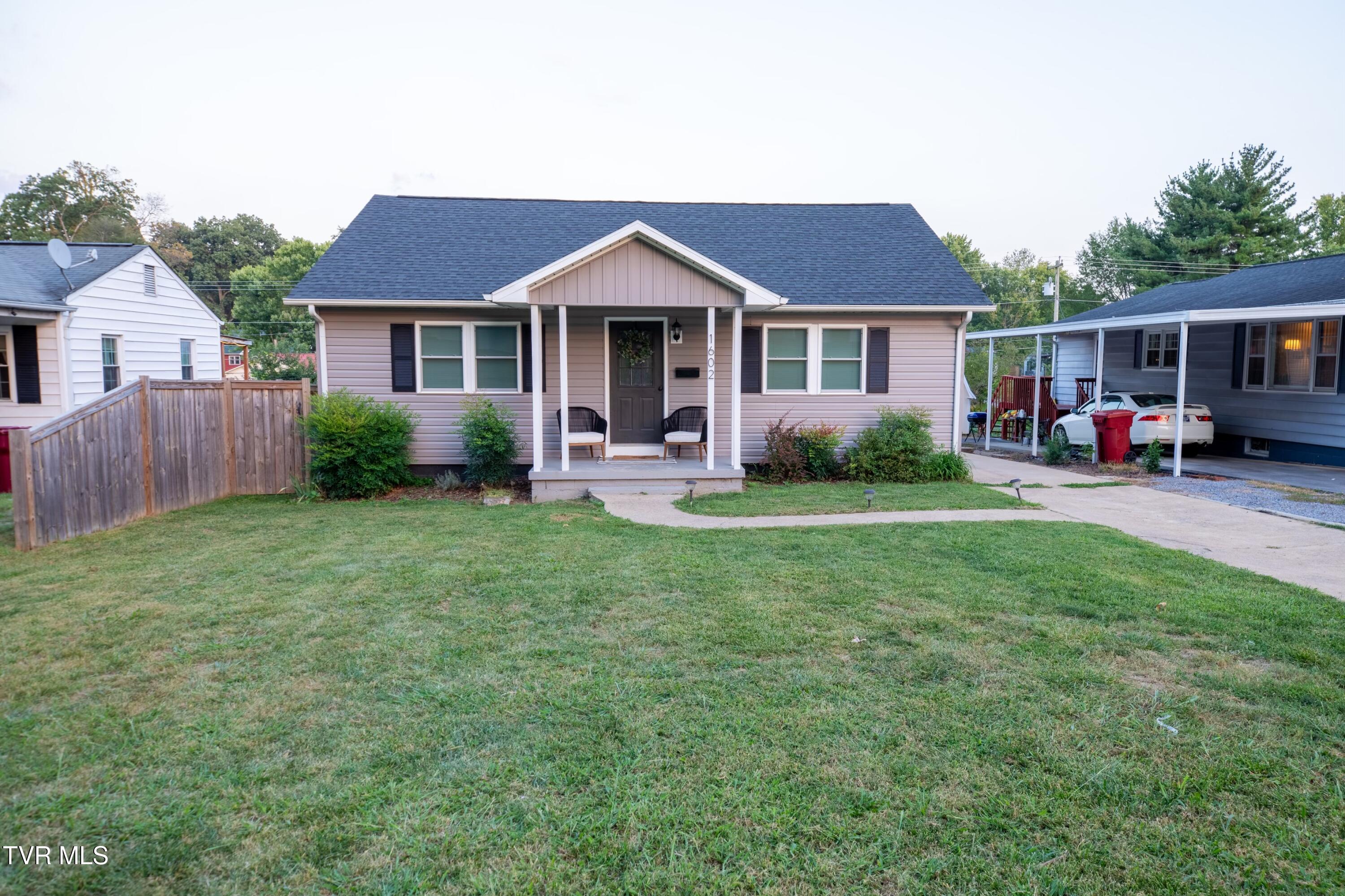 Unaka Ave, Johnson City, TN 37601