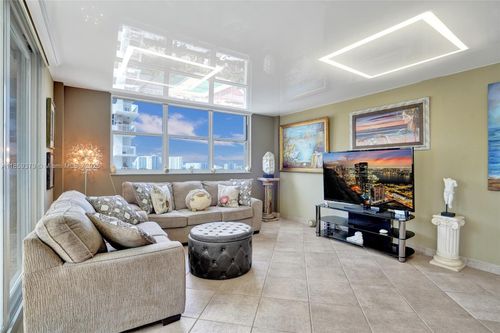 apt-1402-1833 S Ocean Dr, Hallandale Beach, FL, 33009-4965 | Card Image