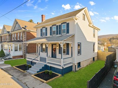 321 Franklin Street, House other with 3 bedrooms, 1 bathrooms and null parking in Hollidaysburg PA | Image 2