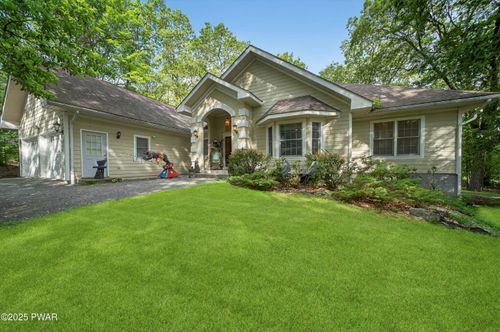 802 Niblick Ct, Lords Valley, PA, 18428 | Card Image