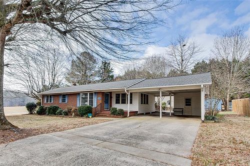 516 Hillcrest Dr, Randleman, NC, 27317-2012 | Card Image