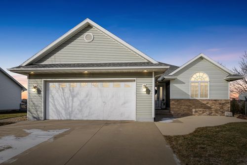 802 Juniper Drive, Independence, IA, 50644 | Card Image