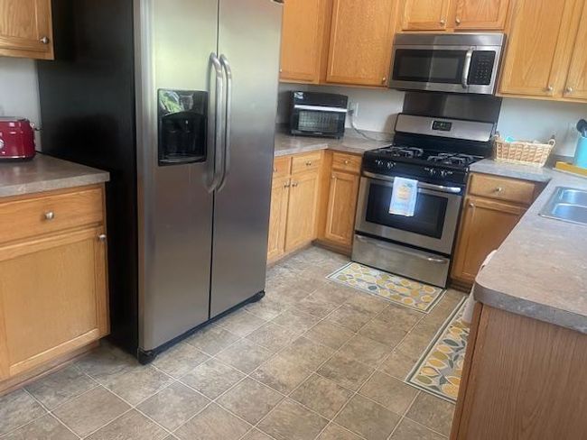 Stainless Steel Appliances. | Image 8