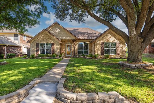 518 E Gaston Dr, Wylie, TX, 75098-4529 | Card Image