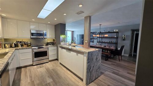 apt-8j-5825 Collins Ave, Miami Beach, FL, 33140-2208 | Card Image