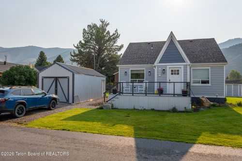 489 Jackson St, Afton, WY, 83110-5076 | Card Image