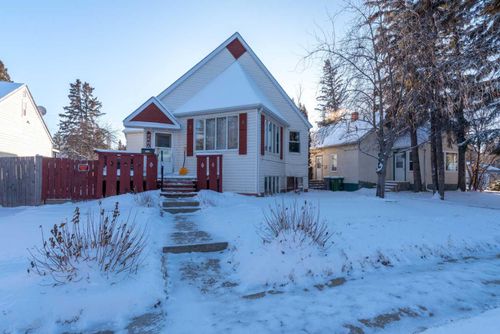 {{alt}} | Card Image