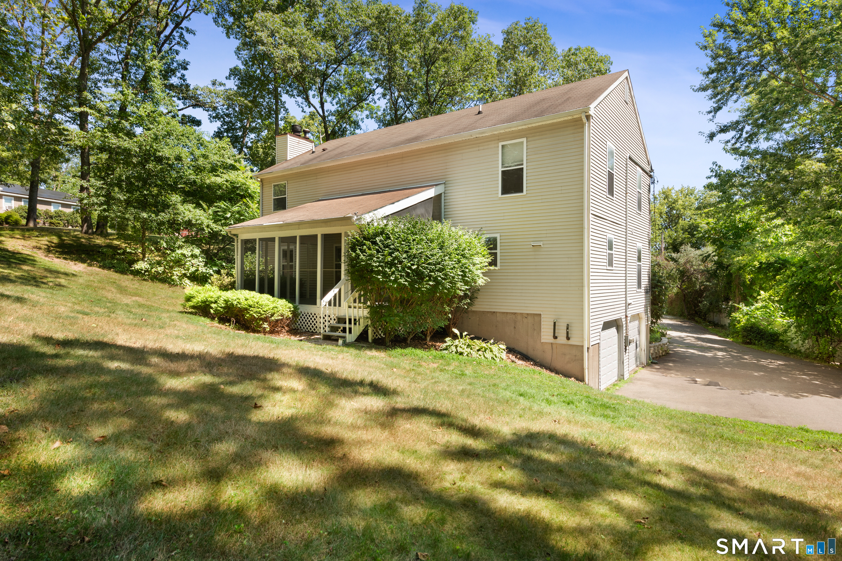 Residential Lease in North Haven 4