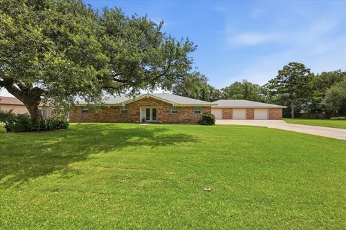 186 Poinsettia St, Bridge City, TX, 77611-2235 | Card Image