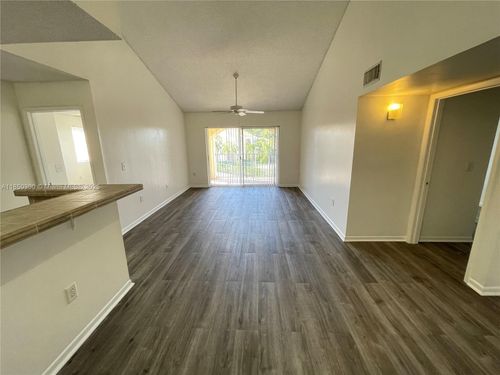 apt-304-1749 Village Blvd, West Palm Beach, FL, 33409-2070 | Card Image