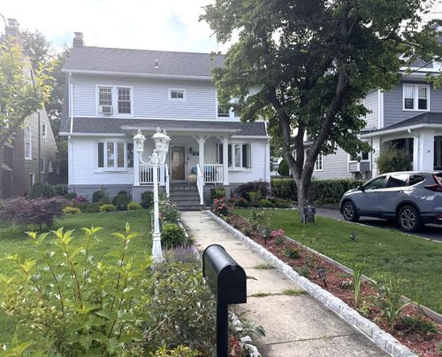 36 Earle Place, New Rochelle, NY, 10801 | Card Image
