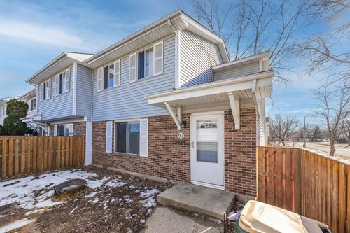 1 Scarlet Hawthorne Ct, Woodridge, IL, 60517-1718 | Card Image