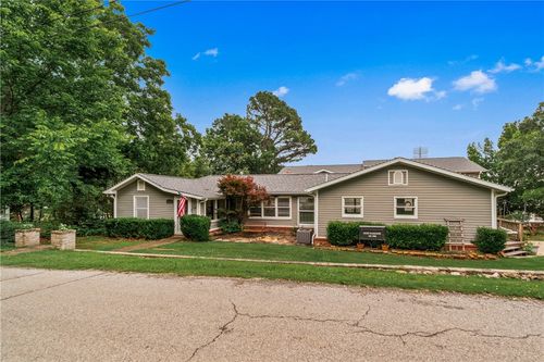 410 N Oliver Ave, Fayetteville, AR, 72701-3931 | Card Image