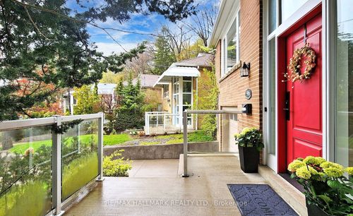 main-fl-96 Glen Davis Cres, Toronto, ON, M4E1X5 | Card Image