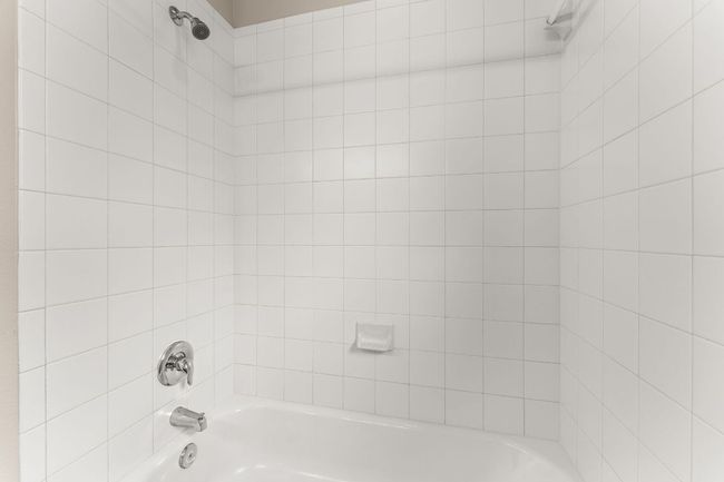 Full bath featuring tub / shower combination | Image 22