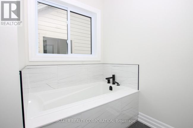 532 Regent St, House other with 4 bedrooms, 2 bathrooms and 4 parking in Mount Brydges ON | Image 22