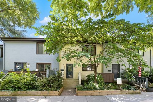 2050 Golf Course Dr, RESTON, VA, 20191-3820 | Card Image