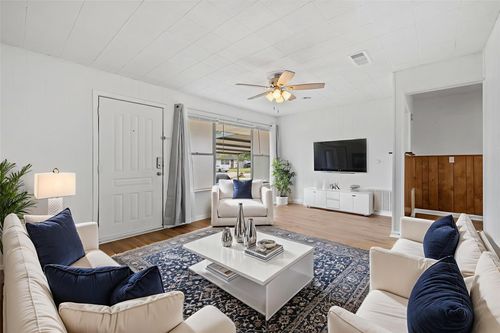 1109 Pauline Ave, Pasadena, TX, 77502-5039 | Card Image