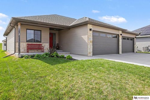 811 Terrace View Dr, Hickman, NE, 68372-9718 | Card Image