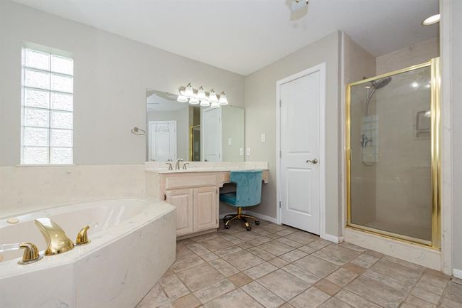 9 Cay Ct, House other with 3 bedrooms, 2 bathrooms and 2 parking in Angleton TX | Image 25
