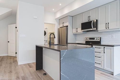 131-155 Equestrian Way, Cambridge, ON, N3E0E8 | Card Image