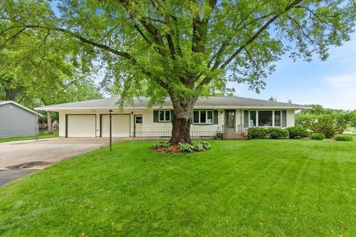 1801 11th Ave S, Saint Cloud, MN, 56301-5668 | Card Image