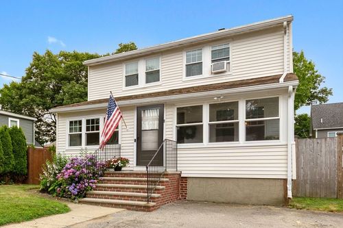 8 Porter Rd, North Reading, MA, 01864-1213 | Card Image