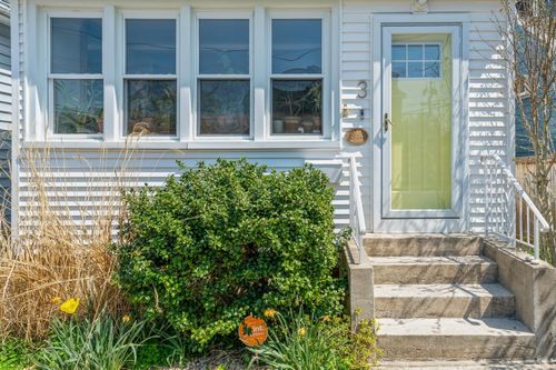 3 Edgewater Pl, Larchmont, NY, 10538-3407 | Card Image
