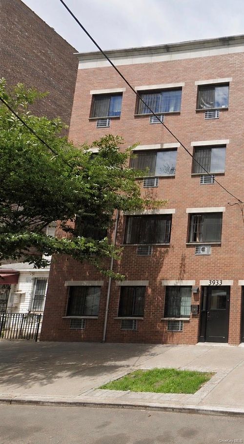 3933 Carpenter Ave, Bronx, NY, 10466-3740 | Card Image