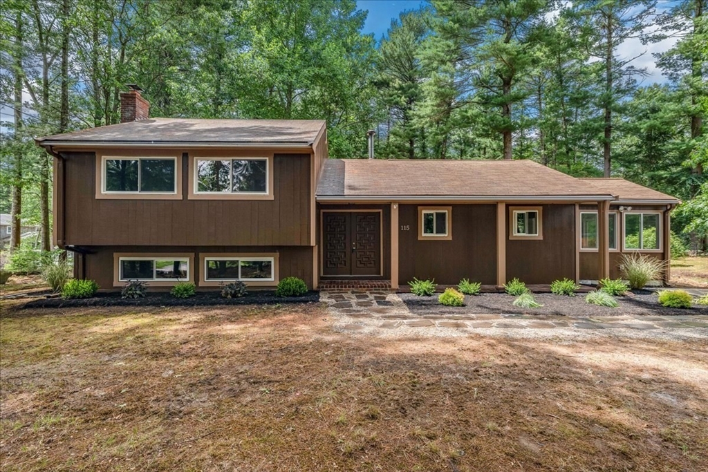 Elm St, Pembroke, MA 02359