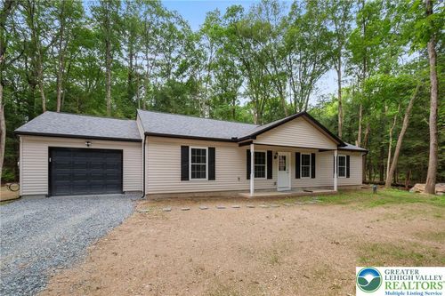 16 Ricks Rd, New Ringgold, PA, 17960-8530 | Card Image
