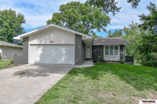 5616 Dogwood Dr, Lincoln, NE, 68516-1427 | Card Image