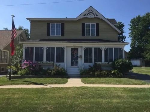 1619 N Riverside Dr, Mchenry, IL, 60050-4555 | Card Image