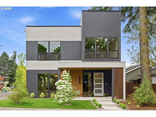205 W 28th St, Vancouver, WA, 98660-2207 | Card Image