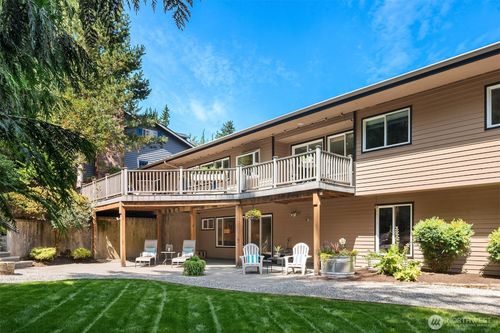 15815 Se 43rd Pl, Bellevue, WA, 98006-4511 | Card Image