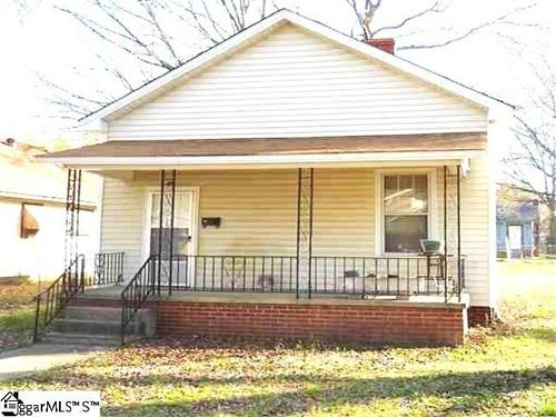 77 Palmetto Street, Clinton, SC, 29325 | Card Image