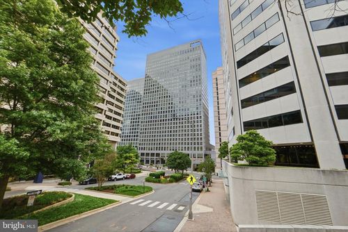 2705-1111 19th St N, ARLINGTON, VA, 22209-1740 | Card Image