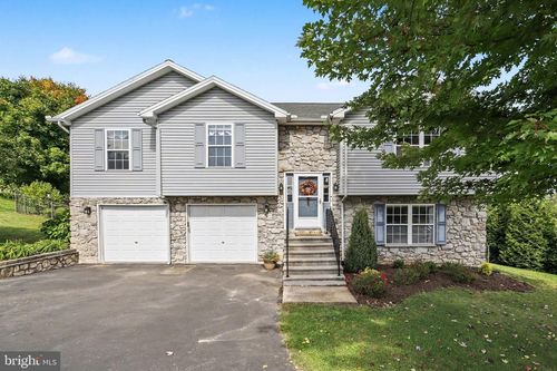 3 Justabee Ln, Dillsburg, PA, 17019-9482 | Card Image