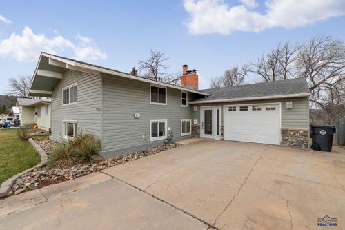 2029 Stirling St, Rapid City, SD, 57702-4203 | Card Image