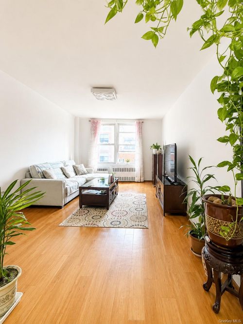 4-14470 41 Avenue, New York, NY, 11354 | Card Image
