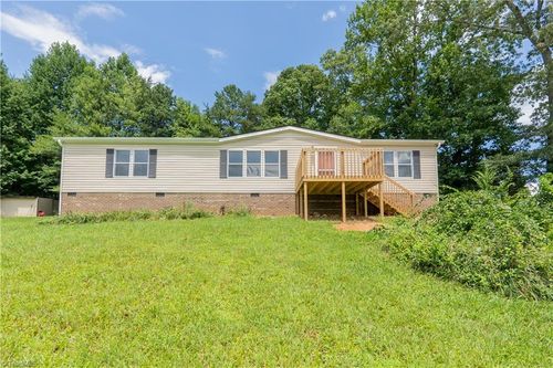 6694 W Pine St, Lowgap, NC, 27024-7045 | Card Image