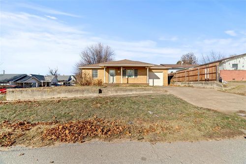 201 E 3rd Street, Cement, OK, 73017 | Card Image