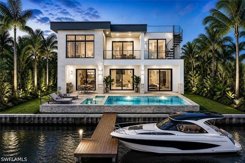8039 Lagoon Rd, FORT MYERS BEACH, FL, 33931-5018 | Card Image