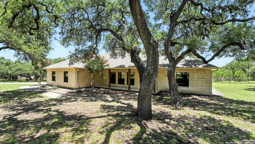 331 Dresden Wood Dr, Boerne, TX, 78006-5875 | Card Image
