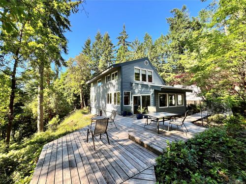 130 Lawnhill Dr, Salt Spring Island, BC, V8K1M9 | Card Image