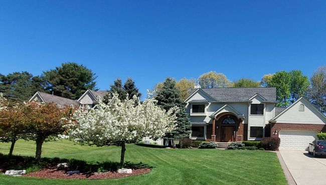 Wider angle panoramic springtime view | Image 12