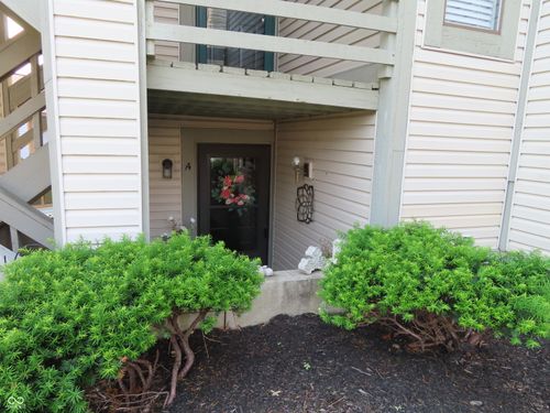 2931 Eagles Crest Cir, Indianapolis, IN, 46214-1583 | Card Image