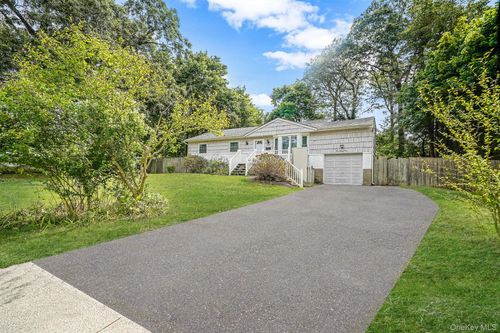 121 Foxdale Ln, Port Jefferson, NY, 11777-1519 | Card Image