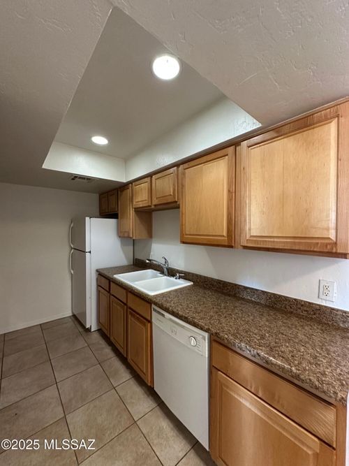 apt-236-455 W Kelso Street, Tucson, AZ, 85705 | Card Image